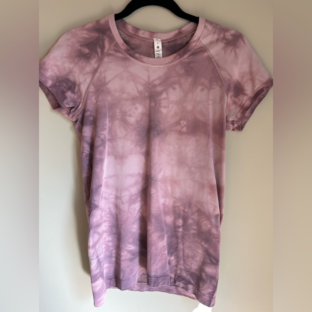 Lululemon Short Sleeve Swiftly Marble Dye Vintage Plum size 8 - Like New
